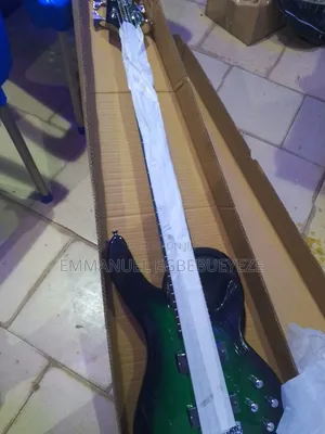 Samson Bass Guitar 5-Strings - Active Bass - Green Burst