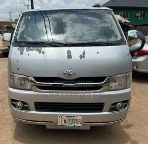 Toyota HiAce 1998 Grey