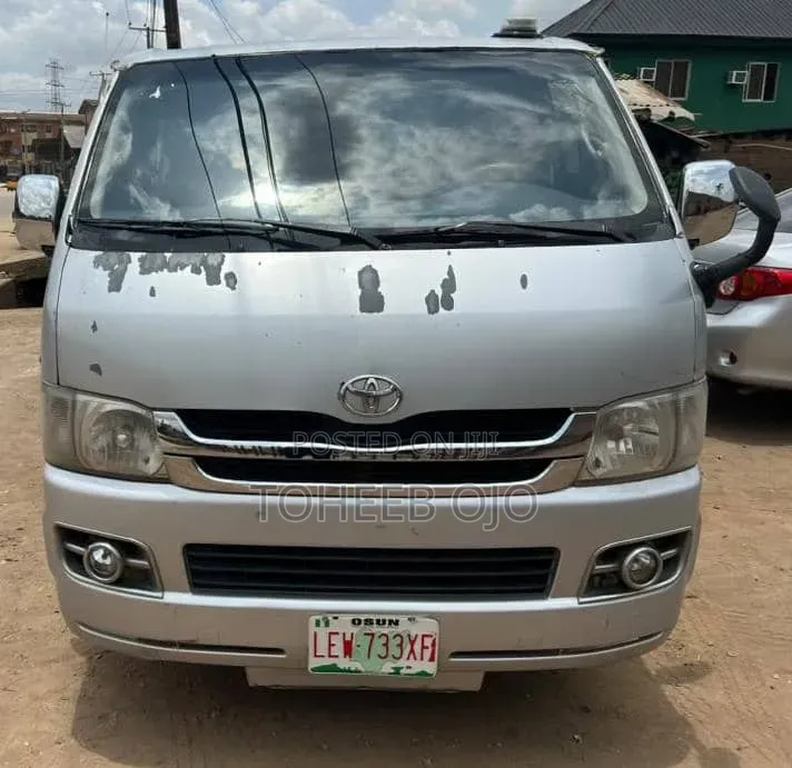 Toyota HiAce 1998 Grey