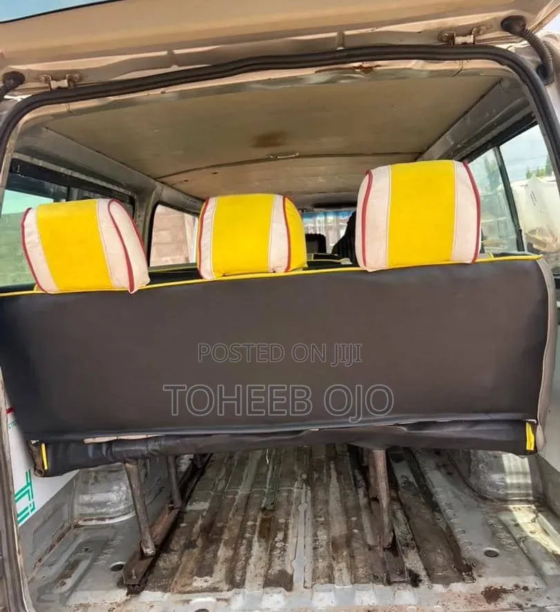 Toyota HiAce 1998 Grey