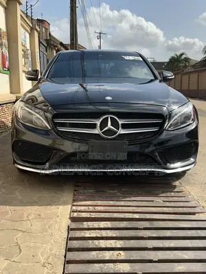 Mercedes-Benz C300 Base AWD 4Matic Sedan (2.0L 4cyl 7A) 2015 Black