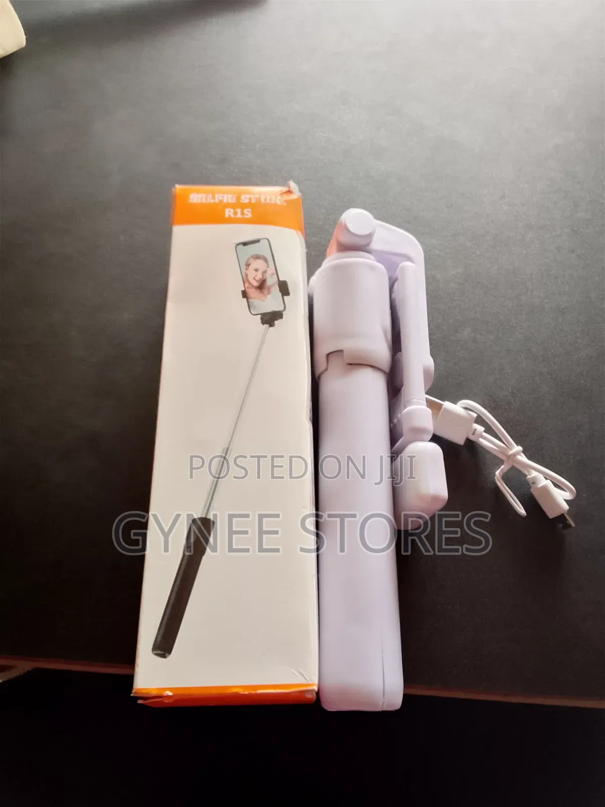 R1S Selfie Stick