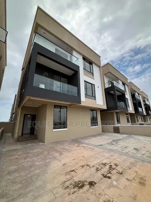 5bdrm Duplex in Osapa london for sale