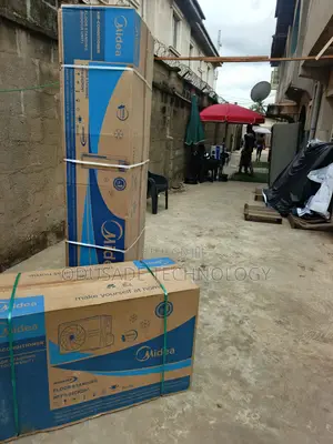 Midea MFPA-24CRDN1 24000 BTU Standing Inverter AC