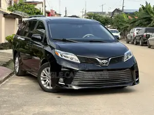Toyota Sienna XLE 7 Passenger 2012 Black