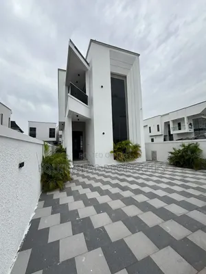 5bdrm Duplex in Off Lekki-Epe Expressway for sale