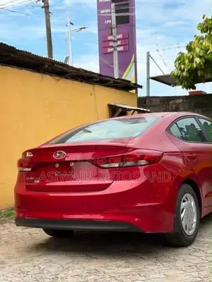 Hyundai Elantra SE 2018 Red