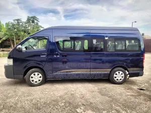 Toyota HiAce 2010 Blue