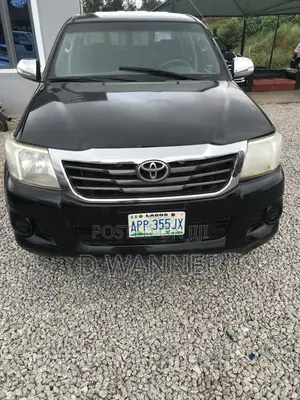 Toyota Hilux 2010 Black