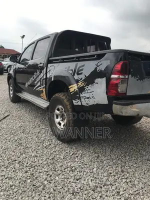 Toyota Hilux 2010 Black