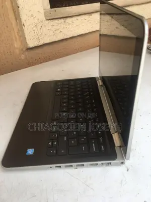 Laptop HP Pavilion x360 4GB Intel SSD 128GB