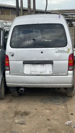 Suzuki Every 2005