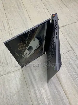 Laptop Dell G15 5530 16GB Intel Core i7 SSD 1T
