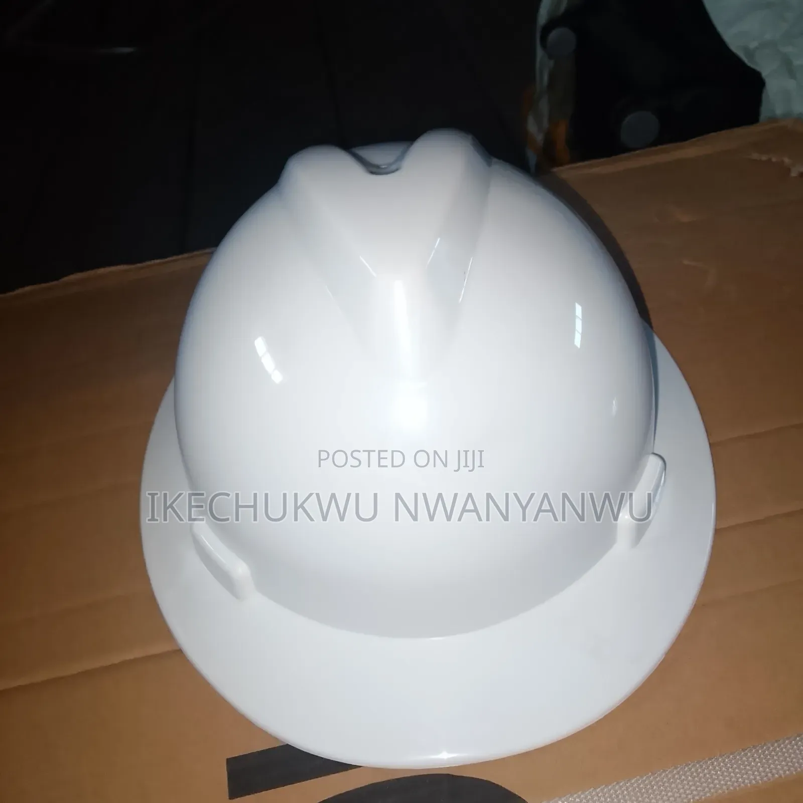 Round v Guard MSA White Helmets