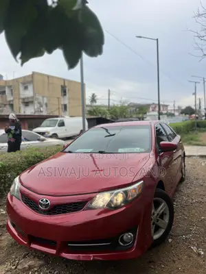 Toyota Camry SE 4dr Sedan (2.5L 4cyl 6A) 2013 Red