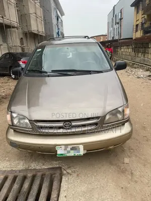 Toyota Sienna LE 4dr 1999 Green