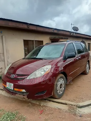 Toyota Sienna 2007 Red
