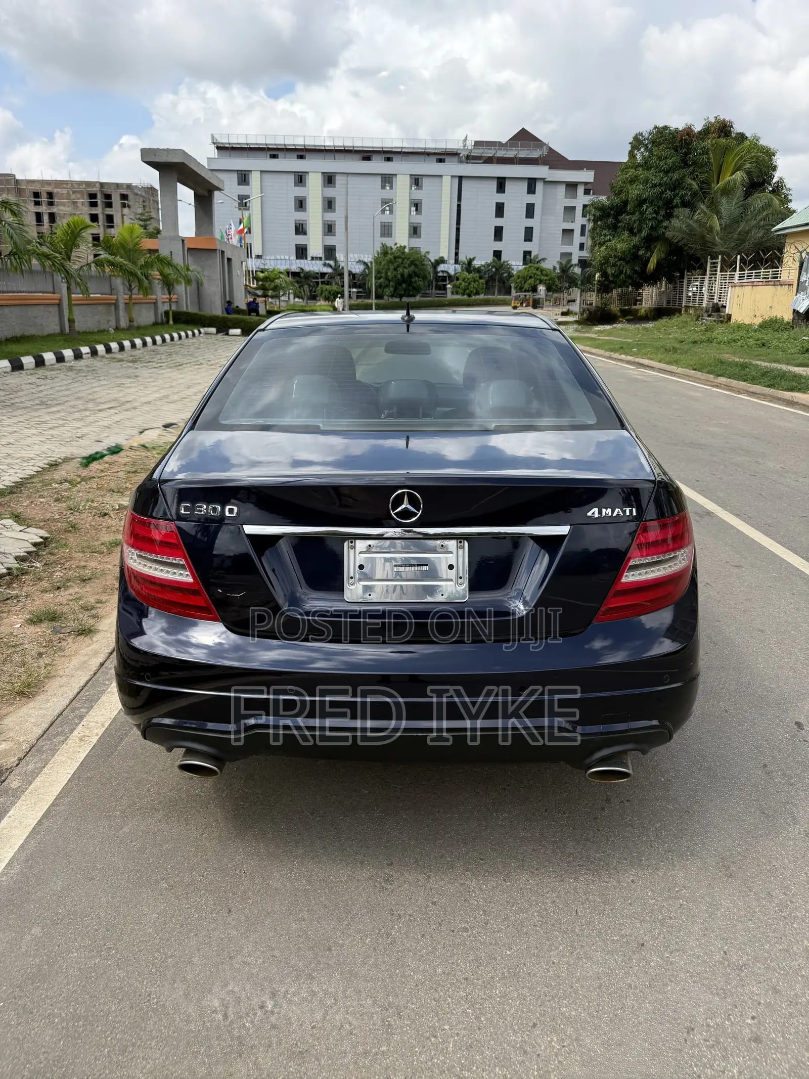 Mercedes-Benz C300 2011 Blue