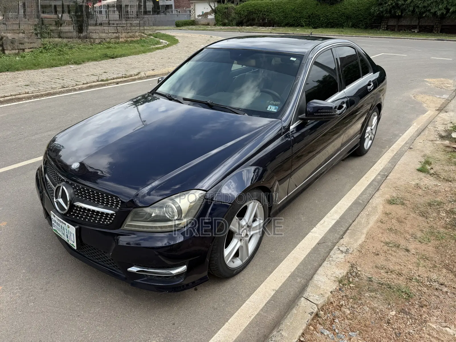 Mercedes-Benz C300 2011 Blue
