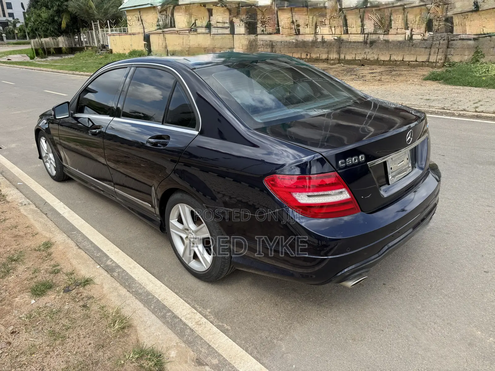Mercedes-Benz C300 2011 Blue