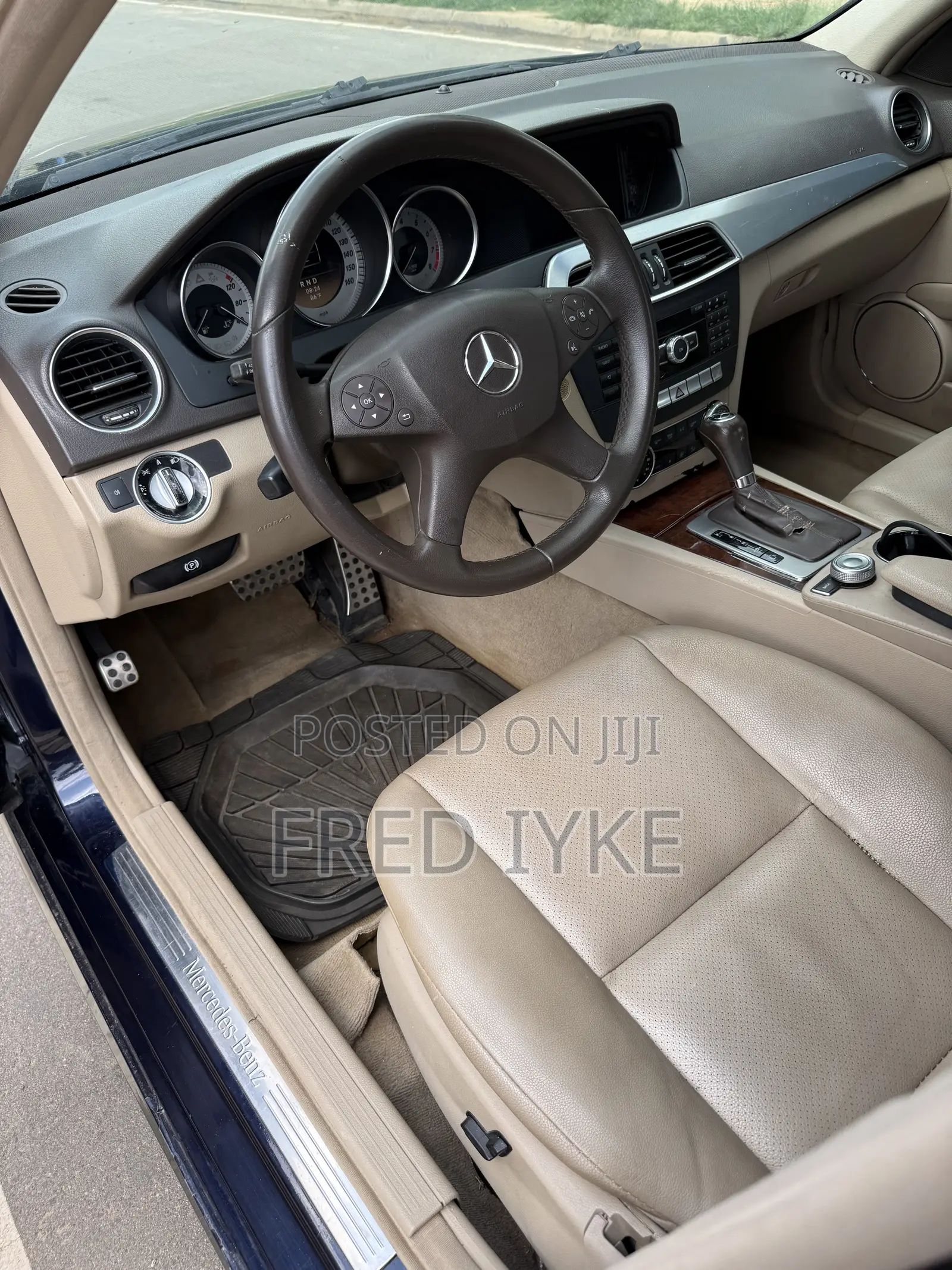 Mercedes-Benz C300 2011 Blue