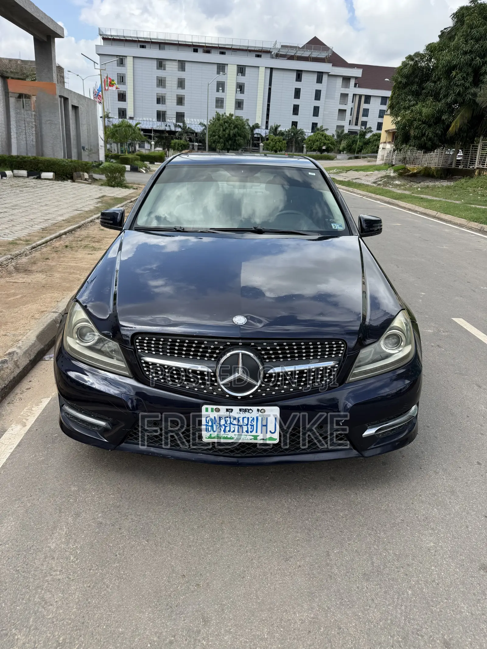 Mercedes-Benz C300 2011 Blue
