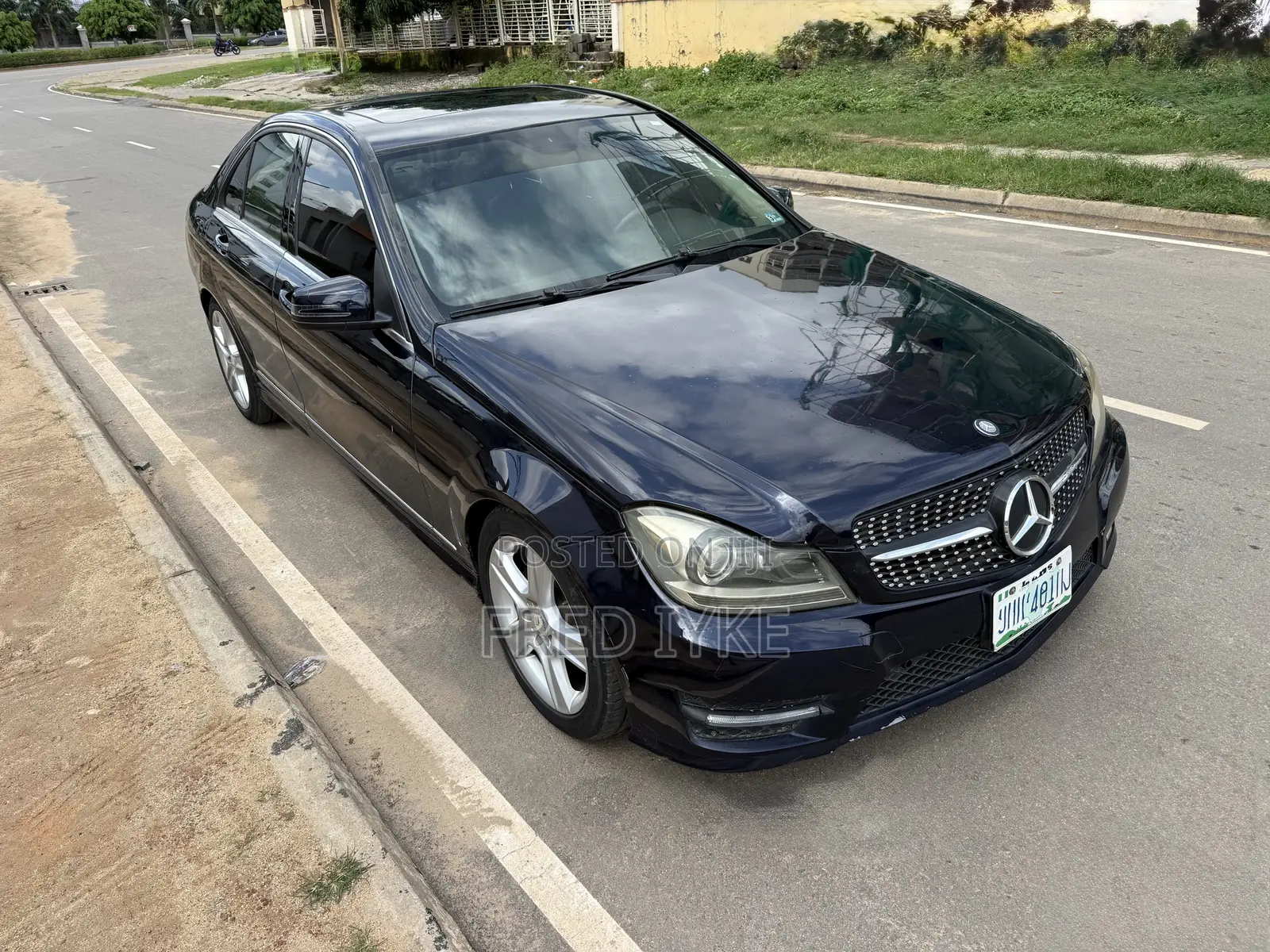 Mercedes-Benz C300 2011 Blue