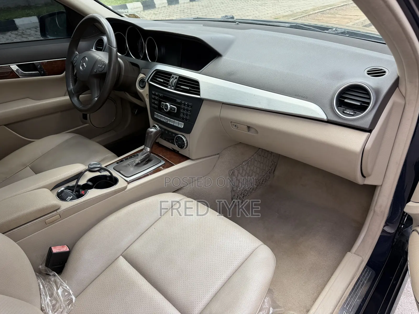 Mercedes-Benz C300 2011 Blue