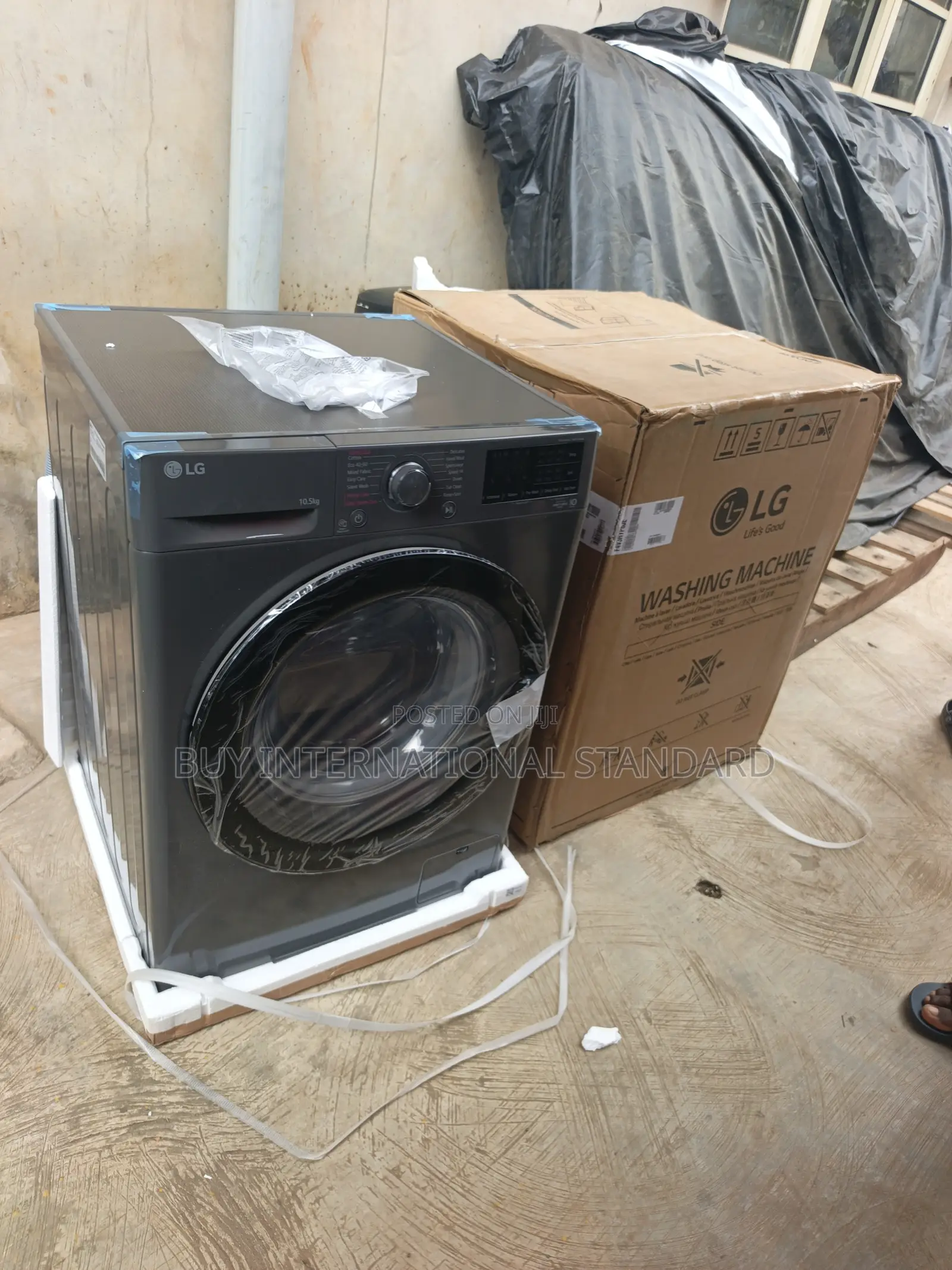 LG 10.5KG Front Loader for Regular Household Clothes Washing