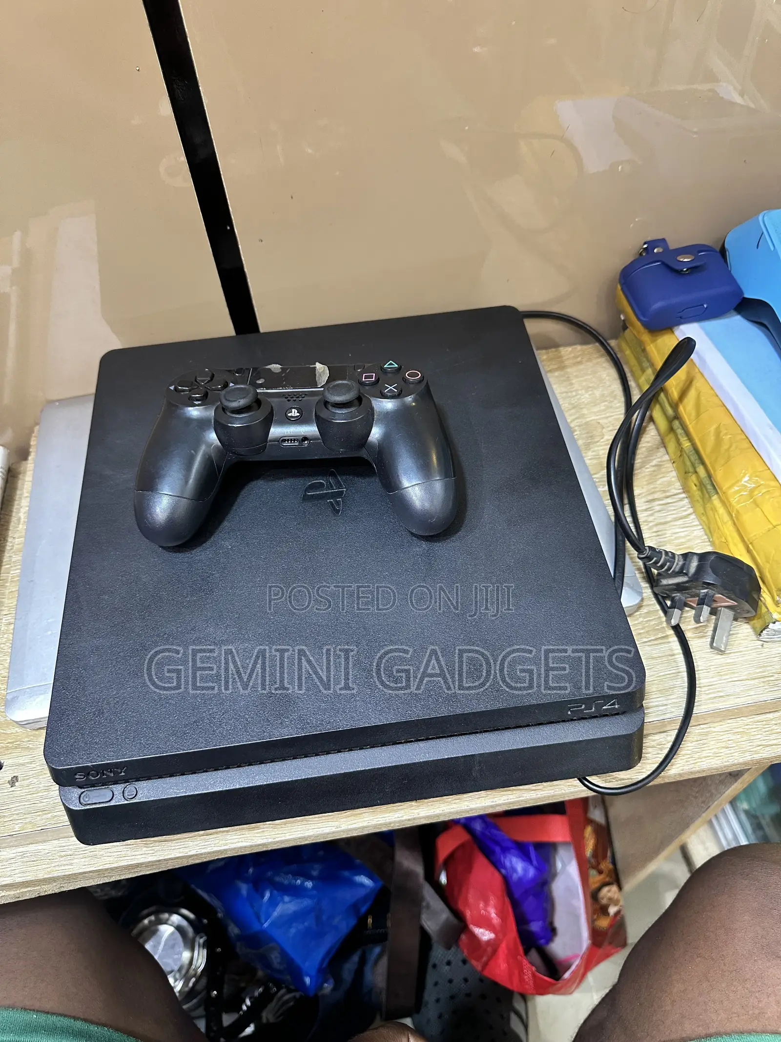 Ps4 Slim With 2 Pads With Rare Old Version Software