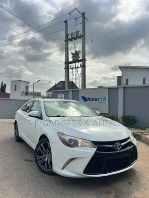 Toyota Camry 2016 White