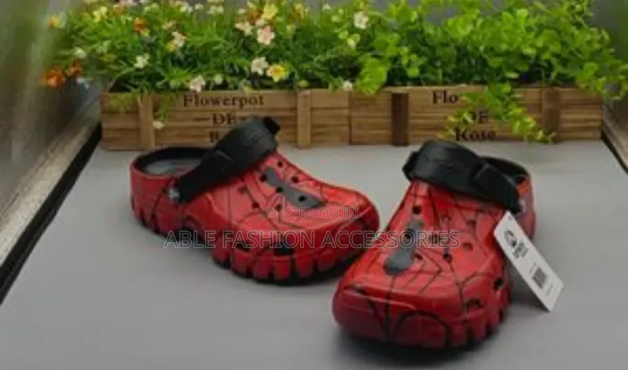 Men Breathable Spiderman Clogs/Crocs