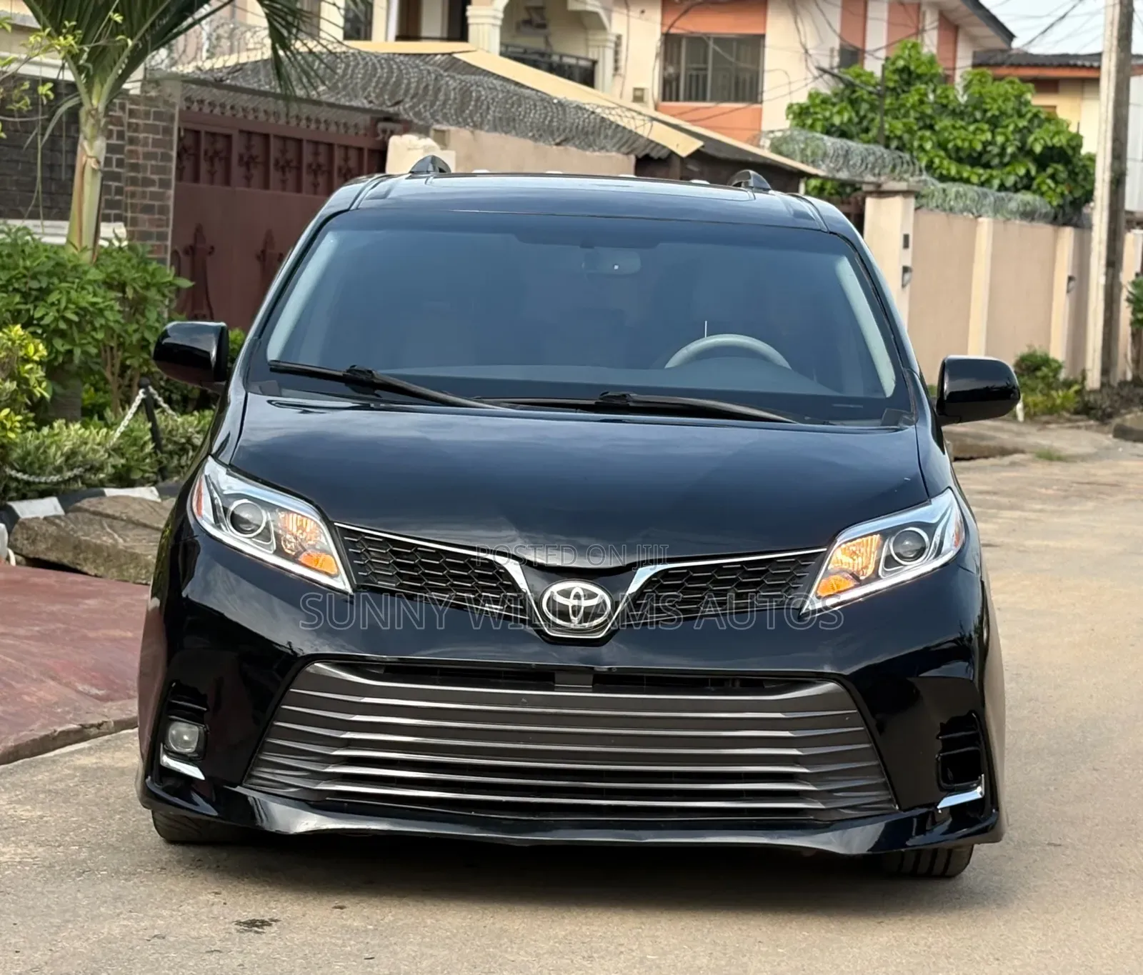 Toyota Sienna 2010 Black
