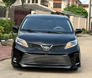 Toyota Sienna 2010 Black