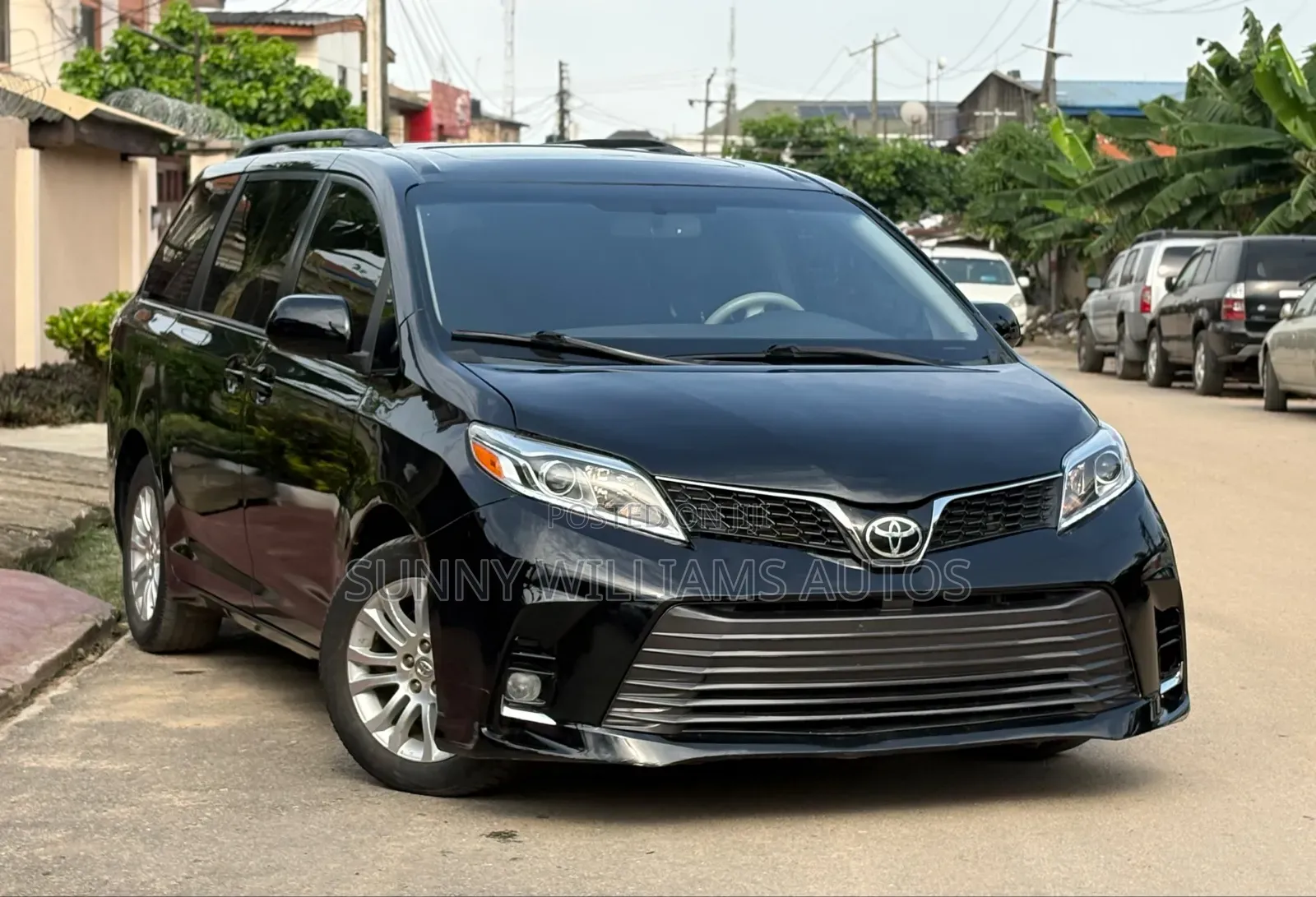 Toyota Sienna 2010 Black