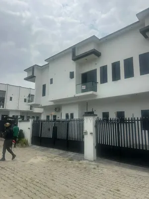 3bdrm Duplex in Off Lekki-Epe Expressway for rent