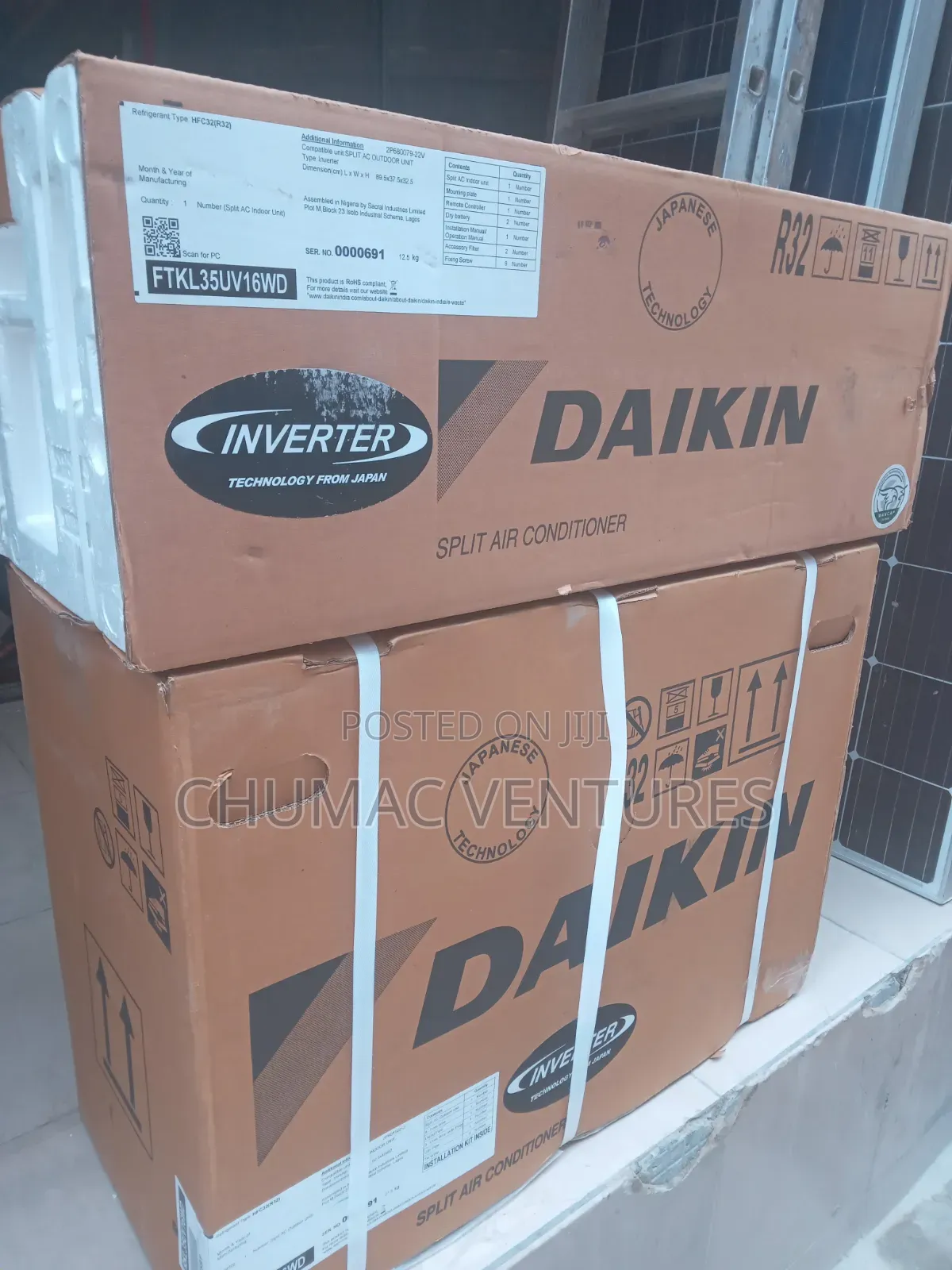 Daikin Split Unit 1.5hp Inverter.