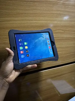Apple iPad mini 4 128 GB Silver