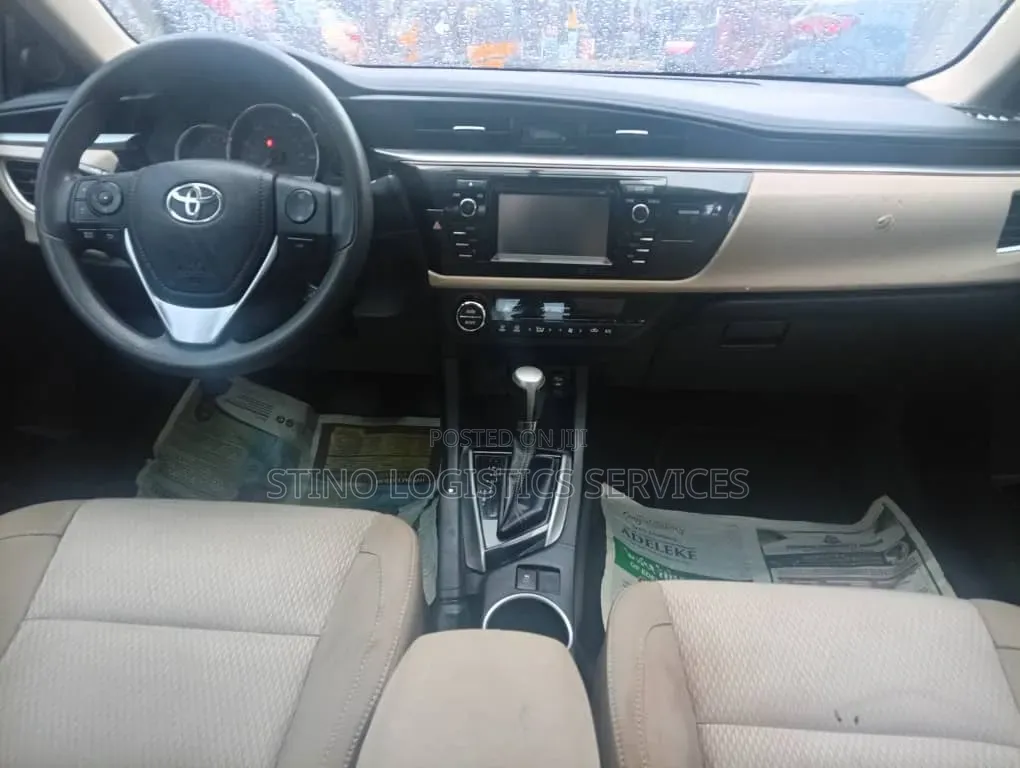 Toyota Corolla 2015 Red