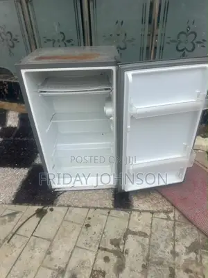 Original Used Hisense  98-Litre Storage Capacity Single-Door Design