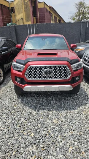 Toyota Tacoma 2022 Red