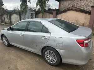 Toyota Camry LE 4dr Sedan (2.5L 4cyl 6A) 2012 Silver