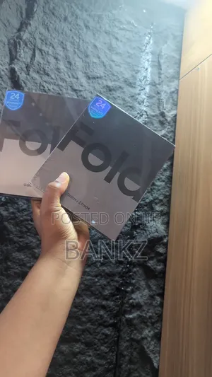 New Samsung Galaxy Z Fold4 256 GB Black