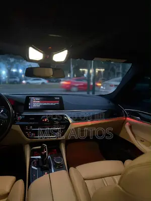 BMW 540i 2019 White