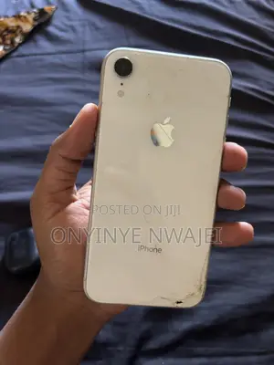 Apple iPhone XR 64 GB White