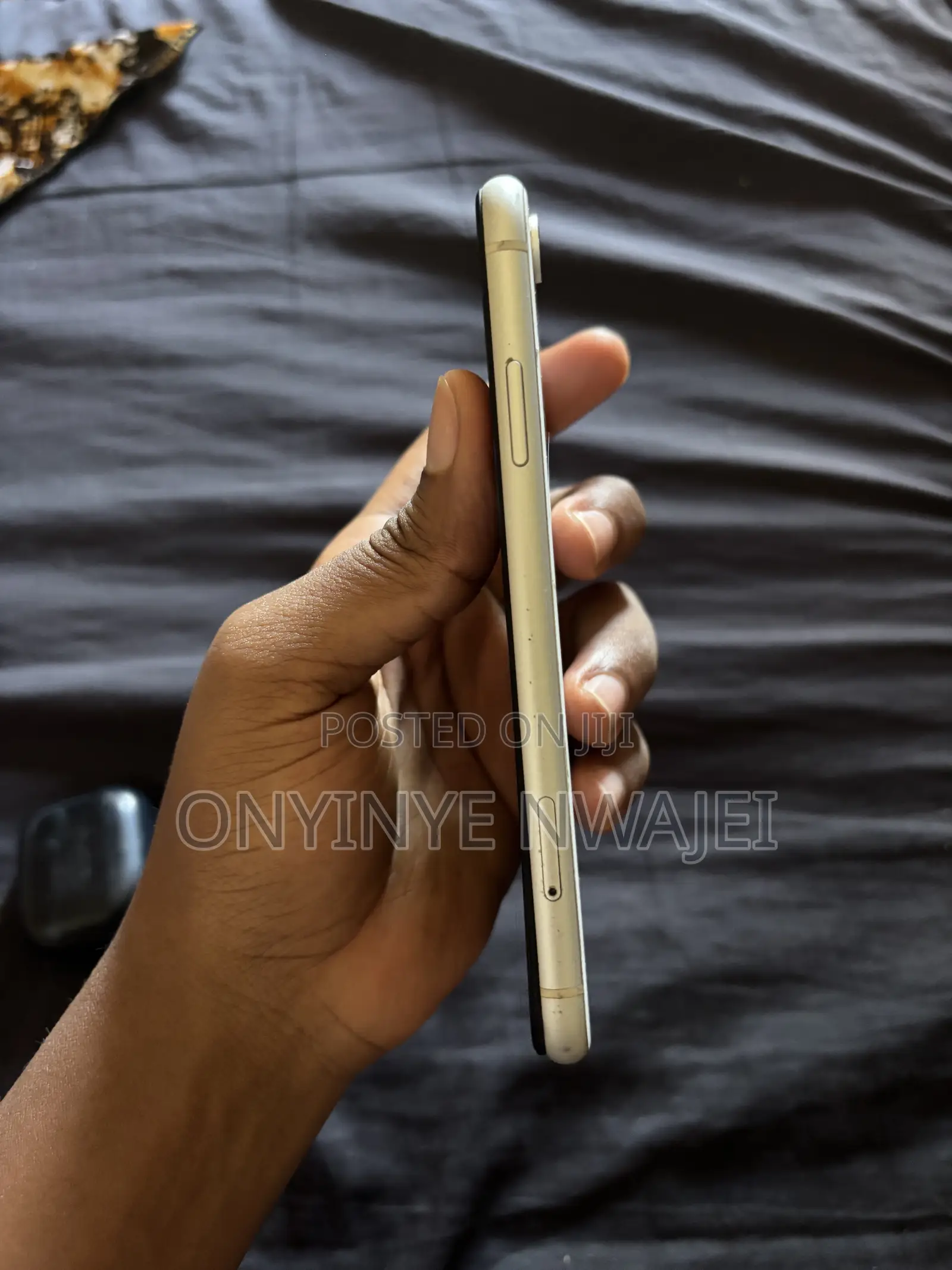Apple iPhone XR 64 GB White