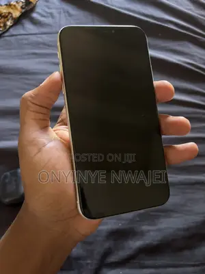 Apple iPhone XR 64 GB White