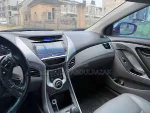 Hyundai Elantra 2012 White