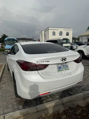 Hyundai Elantra 2012 White