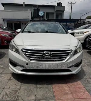 Hyundai Sonata Limited w/Brown Leather 4dr Sedan (2.4L 4cyl 6A) 2015